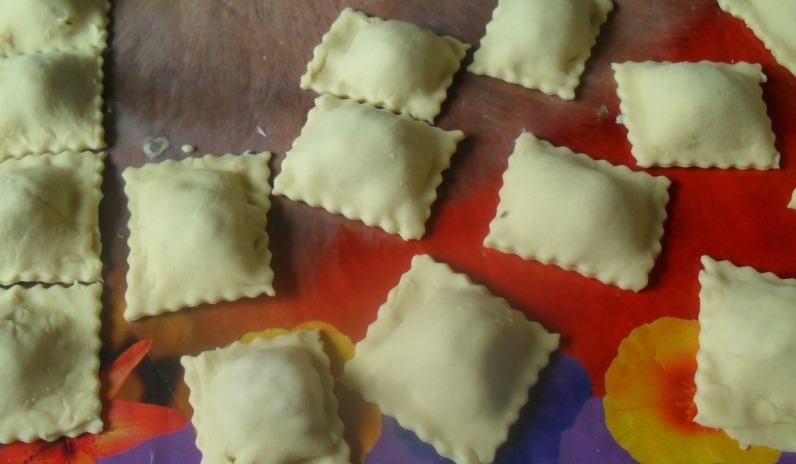 Ravioli with Tomatoes and Basil Dressing Recipe Ravioli recipe, Quick italian re