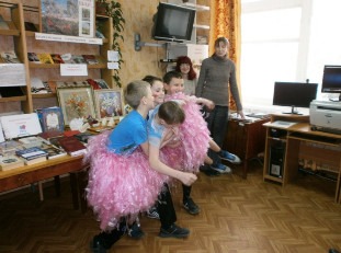 празднование 8 марта, дамский клуб, библиотека-филиал17жукова, симферополь, 