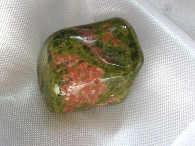 Энергия камней №14 Унакит (Окатанный камень) фото, обсуждение