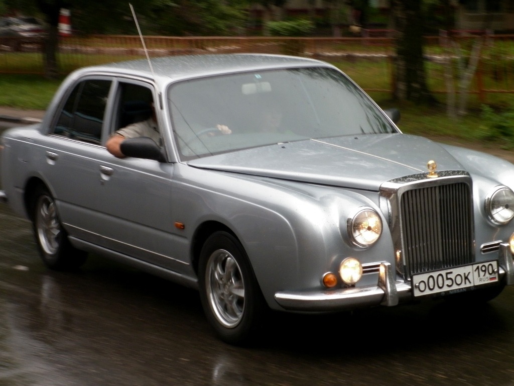 Mitsuoka Cedric
