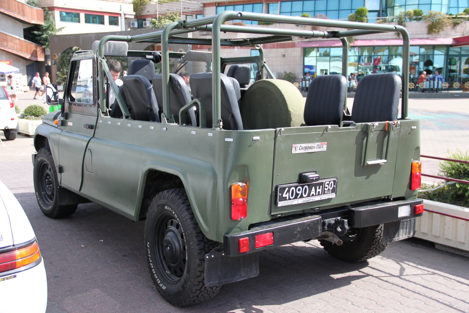 Широкий УАЗ 469