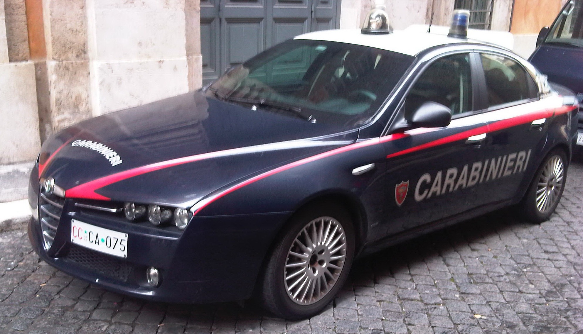 Обои на смартфон Джипы carabinieri