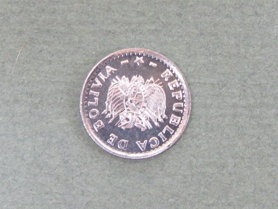 Монеты и банкноты №6 (2 сентаво Боливии, 1 цент Мальты)