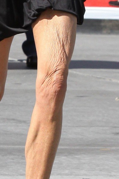 Дженис Дикинсон продемонстрировала свои морщинистые ноги Блогер Bellemonic на сайте Spletnik 