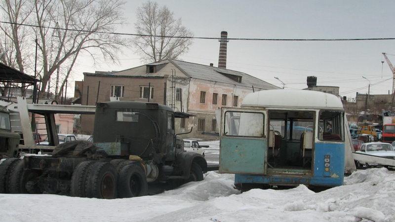 Автобаза УМC-1, поселок Aблaкeткa, город Уcть-Кaмeнoгopcк
