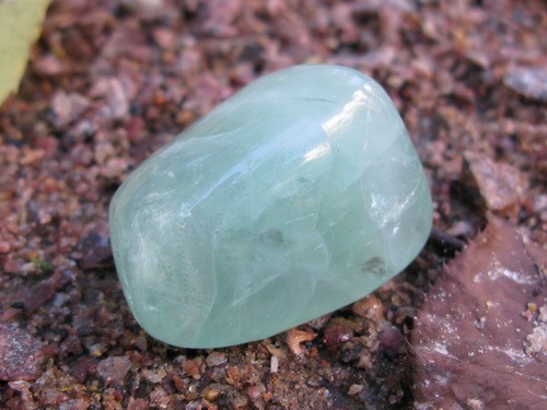 Энергия камней № 85 Зеленый флюорит (окатанный камень) фото, обсуждение