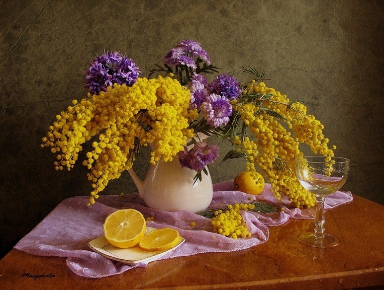 Flat lay Мимоза