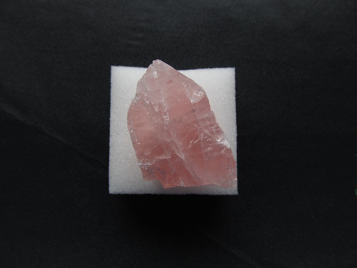 Минералы Сокровища Земли №2 - Розовый кварц