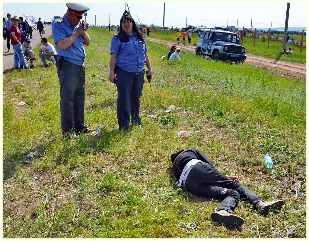 Люди в форме  (фото)