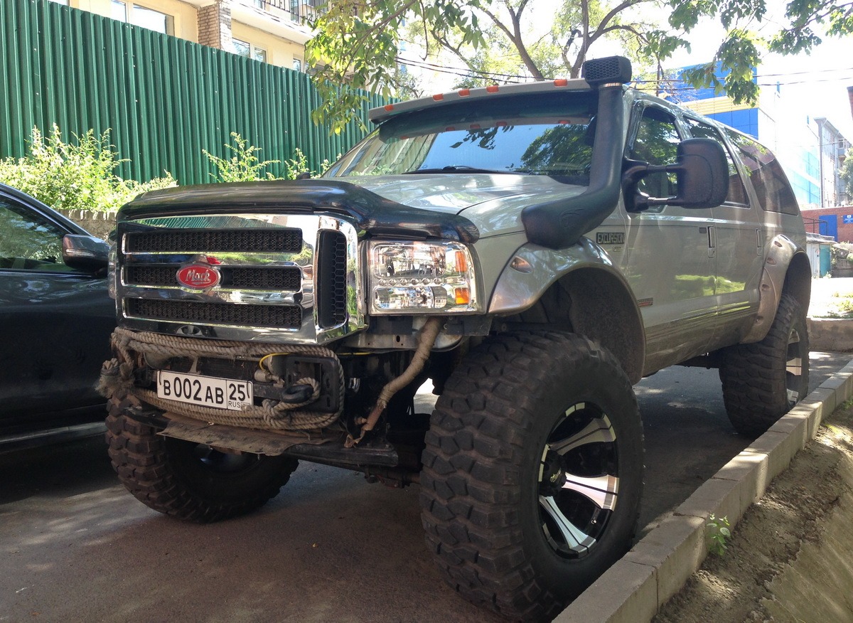 Ford Excursion Bigfoot