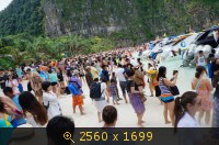 Китайцы, в смысле граждане КНР, очень отвлекают от достопримечательностей. Очень.